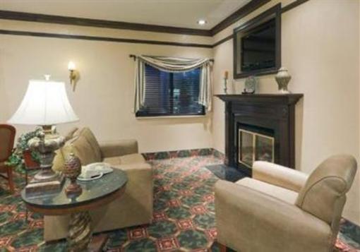 фото отеля Holiday Inn Express Marshall