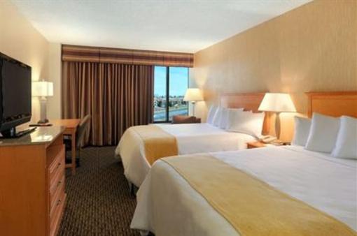 фото отеля Red Lion Hotel Denver Southeast