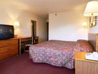 фото отеля Super 8 Chesapeake