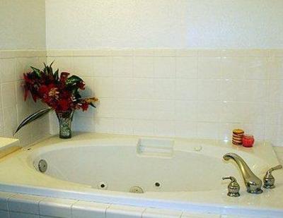 фото отеля Econo Lodge Inn & Suites Buttonwillow