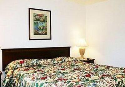 фото отеля Econo Lodge Inn & Suites Buttonwillow