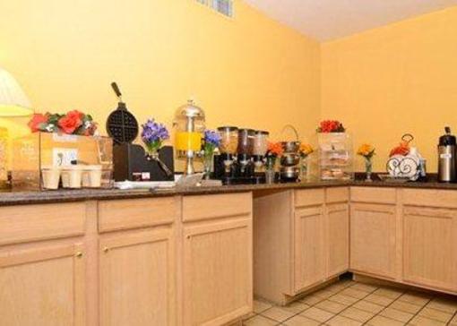 фото отеля Econo Lodge Inn & Suites Buttonwillow