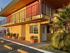 фото отеля Econo Lodge Inn & Suites Buttonwillow