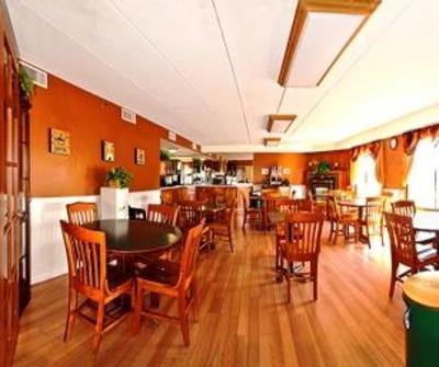 фото отеля Super 8 Minneapolis Golden Valley