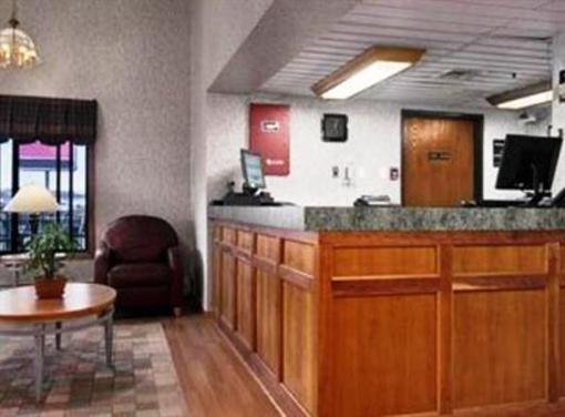 фото отеля Super 8 Minneapolis Golden Valley