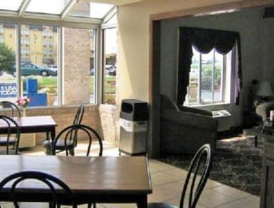 фото отеля Americas Best Value Inn Camelot Inn of Fairview Heights