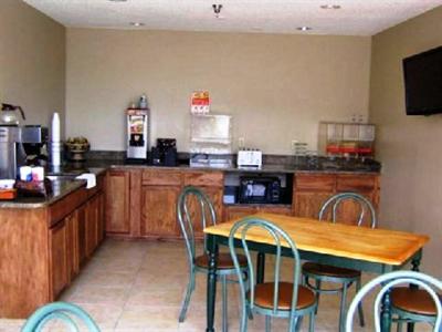 фото отеля Americas Best Value Inn Camelot Inn of Fairview Heights