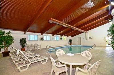 фото отеля Americas Best Value Inn Camelot Inn of Fairview Heights
