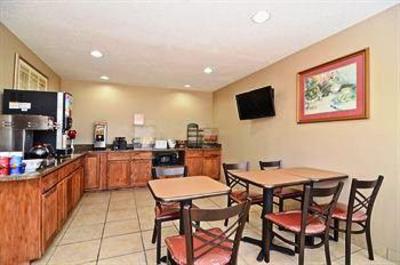 фото отеля Americas Best Value Inn Camelot Inn of Fairview Heights