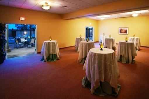 фото отеля Holiday Inn Express & Suites Napa Valley - American Canyon
