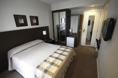 фото отеля Roochelle Corporate Hotel