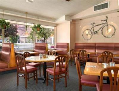 фото отеля Ramada Moab Downtown