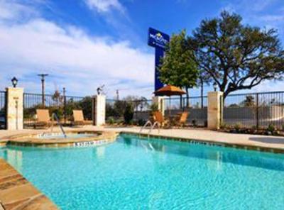 фото отеля Microtel Inn & Suites Sea World Lackland AFB