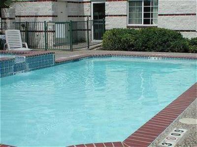фото отеля Holiday Inn Express San Antonio Airport North