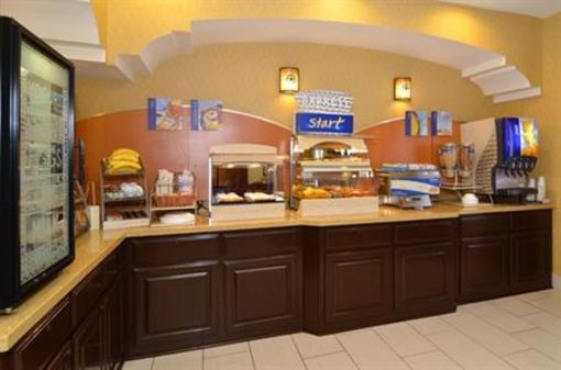 фото отеля Holiday Inn Express San Antonio Airport North
