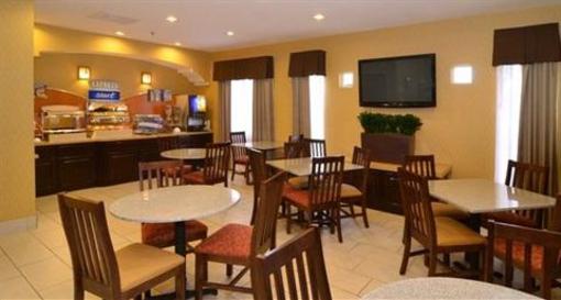 фото отеля Holiday Inn Express San Antonio Airport North