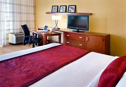 фото отеля Courtyard by Marriott Pittsburgh Airport