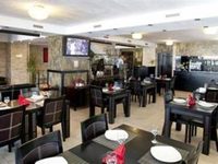 Avis Hotel