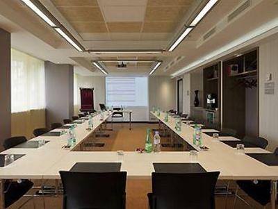 фото отеля Mercure Paris Porte de St Cloud