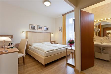 фото отеля Goldenes Theater Hotel
