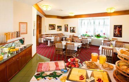 фото отеля Goldenes Theater Hotel