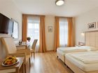 фото отеля Goldenes Theater Hotel