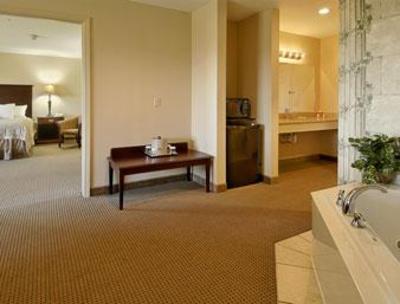 фото отеля Ramada Hotel Louisville East Shelbyville (Kentucky)