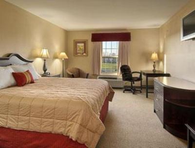 фото отеля Ramada Hotel Louisville East Shelbyville (Kentucky)