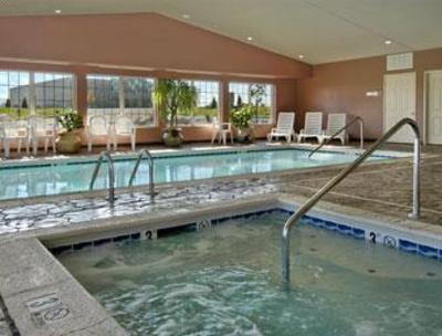 фото отеля Ramada Hotel Louisville East Shelbyville (Kentucky)