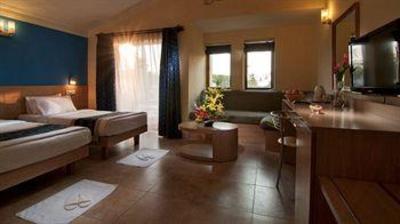 фото отеля Whispering Palms Beach Resort