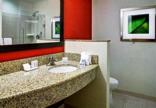 фото отеля Courtyard by Marriott Greenville Downtown