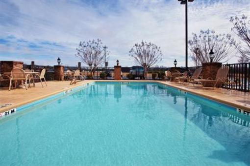 фото отеля Holiday Inn Express And Suites Byron