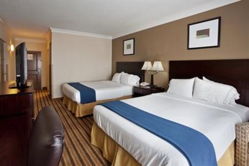 фото отеля Holiday Inn Express And Suites Byron