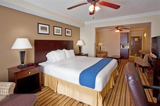 фото отеля Holiday Inn Express And Suites Byron
