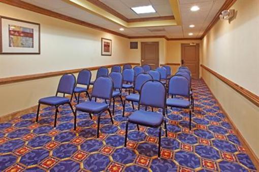 фото отеля Holiday Inn Express And Suites Byron