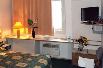 фото отеля Hotel Les Colonnes Strasbourg Zenith