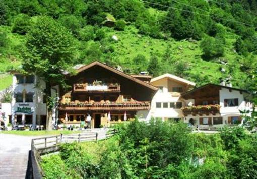фото отеля Gasthof Karlsteg Finkenberg