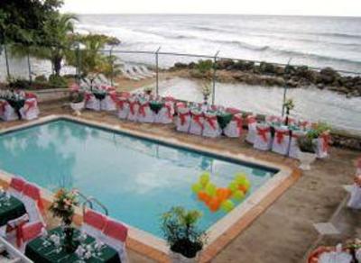 фото отеля Piper's Cove Resort