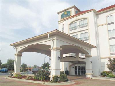 фото отеля La Quinta Inn & Suites Moore
