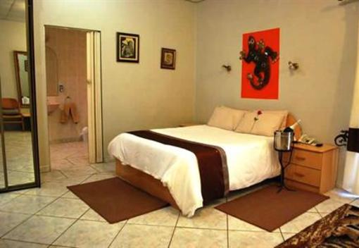 фото отеля Makalani Hotel Tsumeb