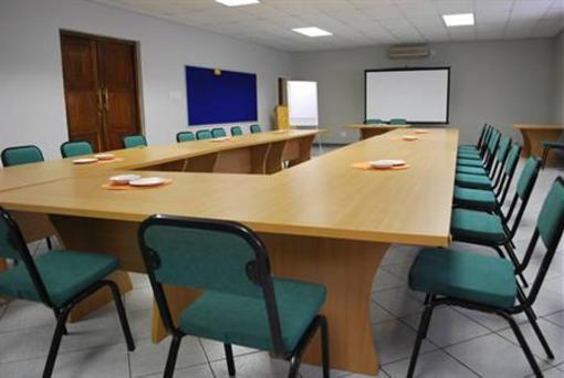 фото отеля Makalani Hotel Tsumeb