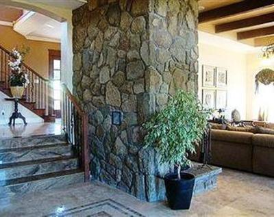 фото отеля Malahat View Guesthouse