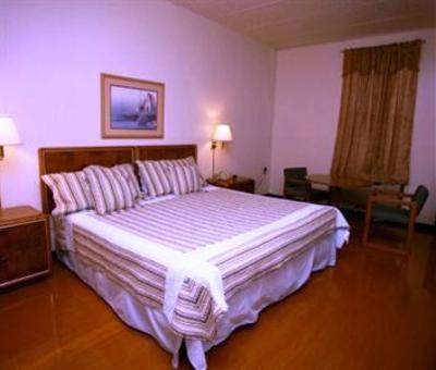 фото отеля Village Inn Colts Neck