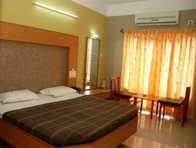 фото отеля Hotel Parvathi International