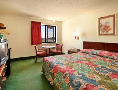 фото отеля Super 8 Motel Bowling Green (Missouri)