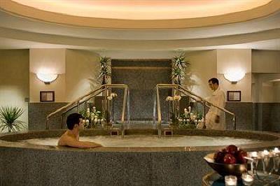 фото отеля Four Seasons Hotel Riyadh at Kingdom Centre