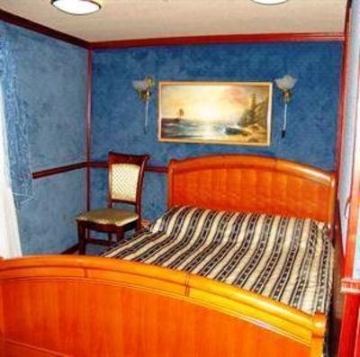 фото отеля Bogdan Khmelnickiy Floating Hotel