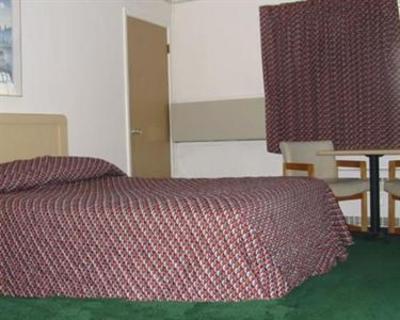 фото отеля Red Carpet Inn Henrietta