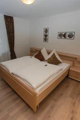 фото отеля Moselland Hotel Im Enderttal Zum Onkel Willi