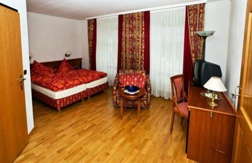 фото отеля Moselland Hotel Im Enderttal Zum Onkel Willi
